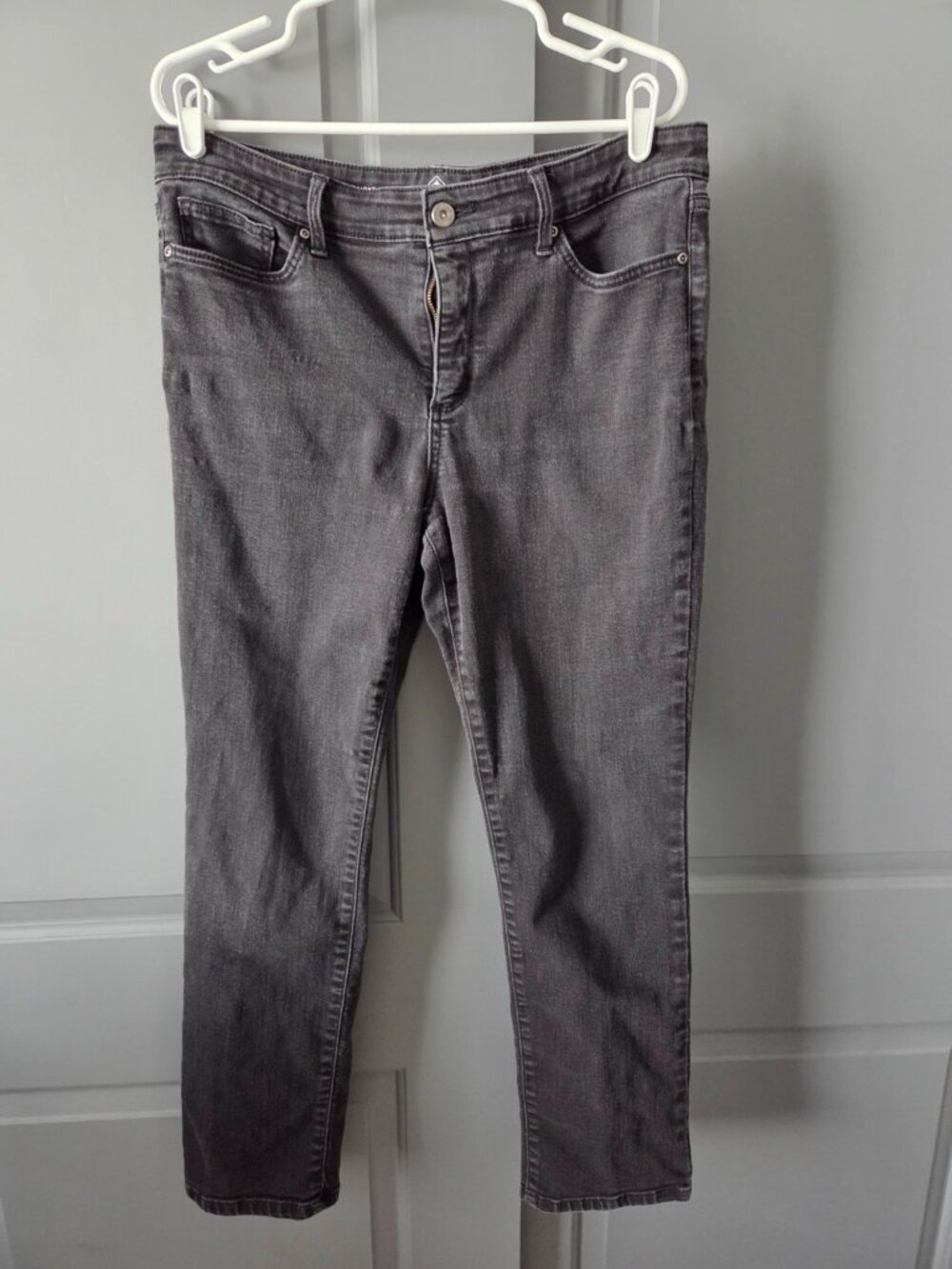 St Johns Bay Size 14 Black Straight Leg Stretch Jeans 29 Inseam